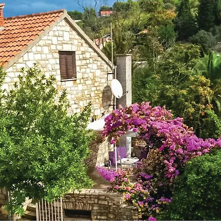 2 Bedroom Lovely In Appartamento
